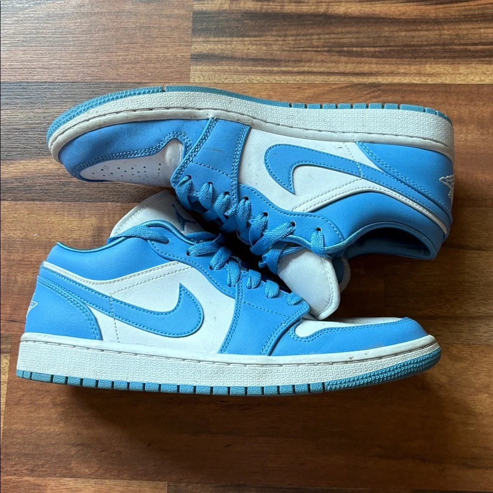 unc Jordan 1s - Picture 2 of 6